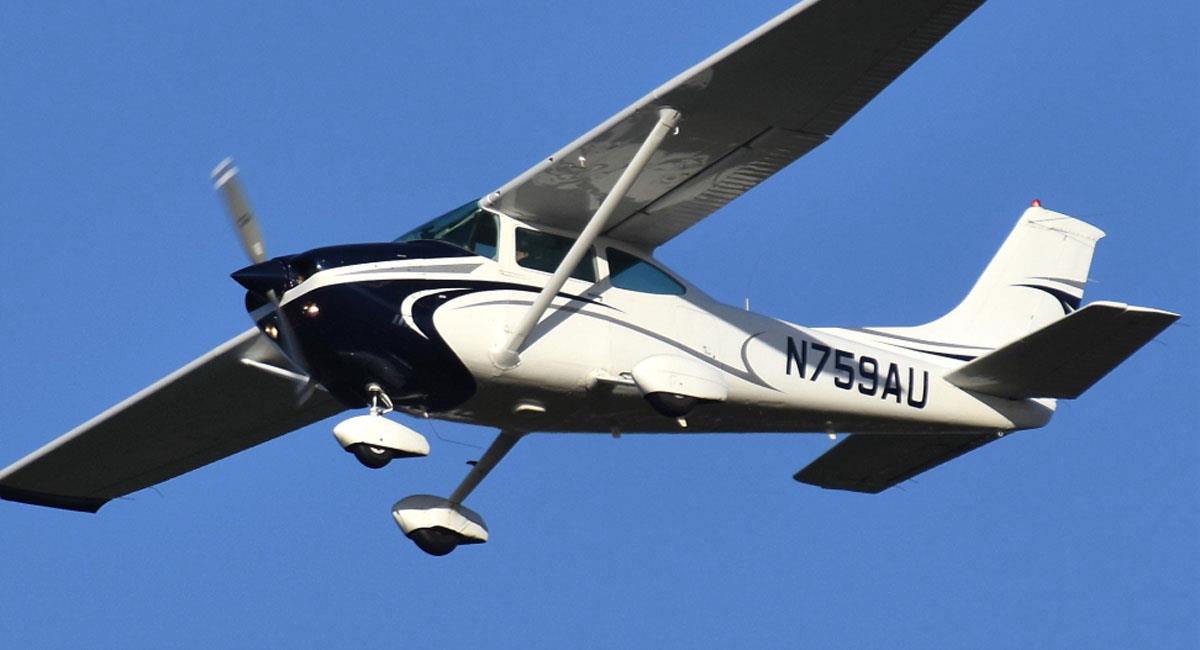 Avioneta Cessna C182 similar a la accidentada en el departamento de Vaupés. Foto: Twitter @johnbilcliffe