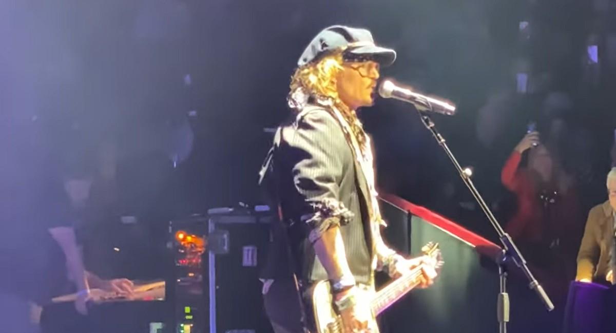 Johnny Depp en concierto de Jeff beck. Foto: Youtube