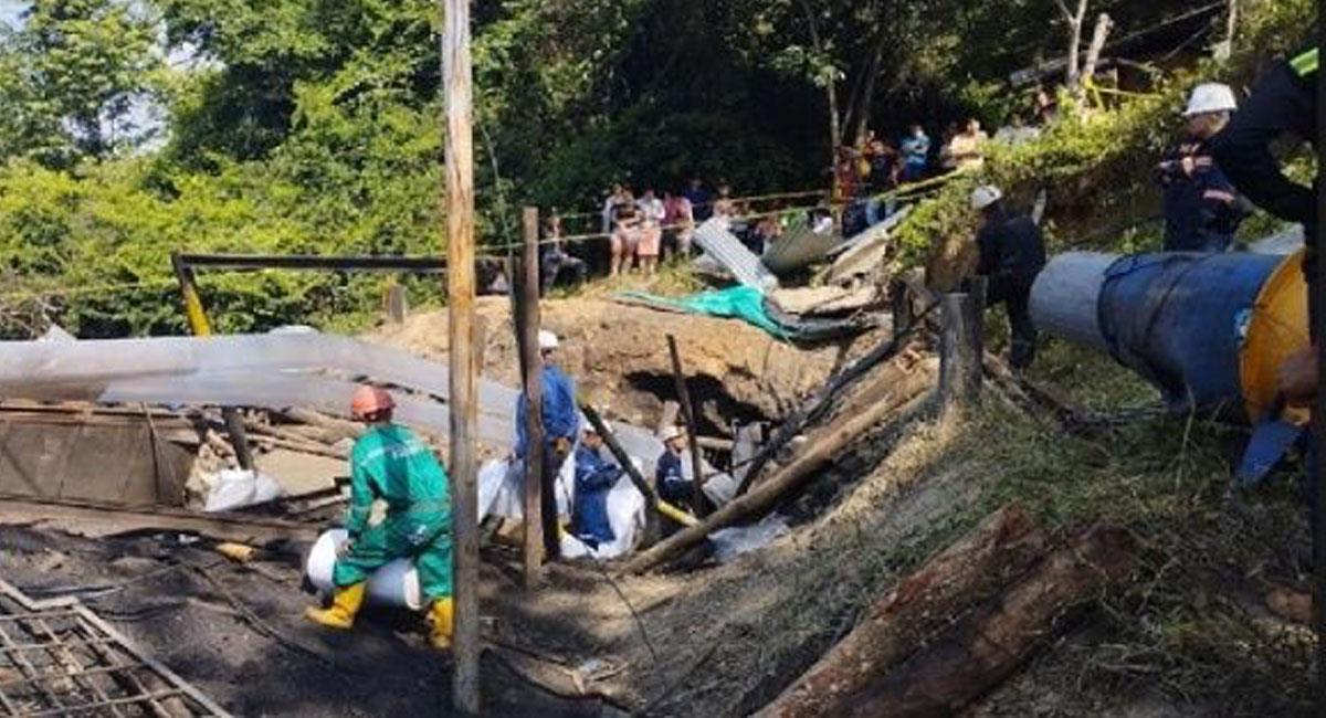 Los organismos de socorro no cesan en sus labores de rescate de personas atrapadas en una mina de El Zulia. Foto: Twitter @teleSURtv
