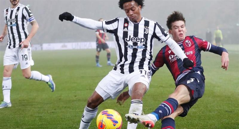 Cuadrado habría recibido una oferta de Juventus para bajar su sueldo. Foto: EFE