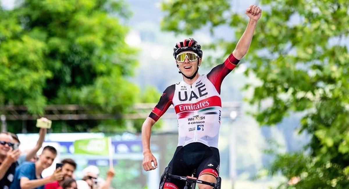 Tadej Pogacar ganó la Etapa 3 de la Vuelta a Eslovenia. Foto: Twitter @TamauPogi