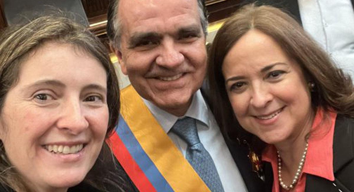 La senadora Paloma Valencia ha sido una de las más aguerridas defensoras de Álvaro Uribe Vélez. Foto: Twitter @PalomaValenciaL