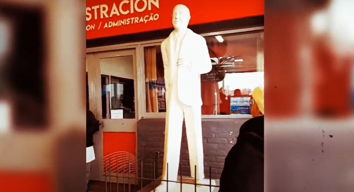 En Tacuarembó, Uruguay, supuesto lugar de nacimiento de Carlos Gardel, se descubrió una estatua suya. Foto: Youtube
