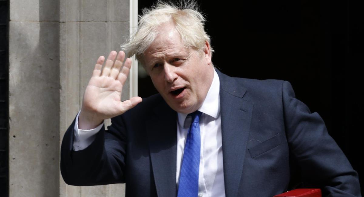 Boris Johnson promete "seguir adelante" en su Gobierno. Foto: EFE