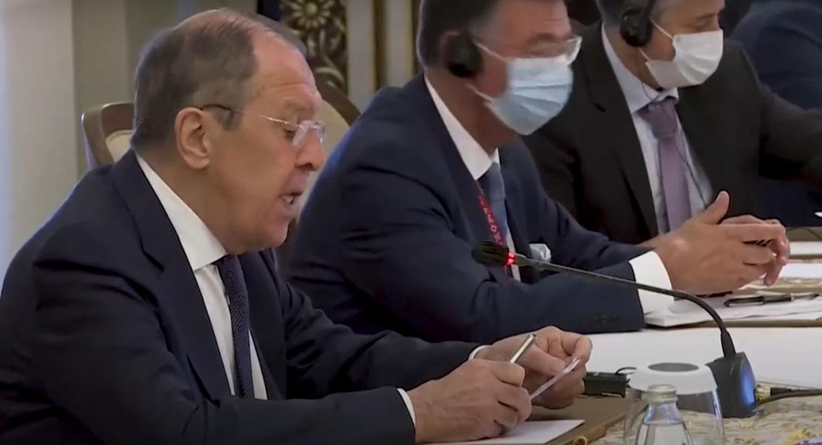 La presencia del canciller ruso Sergei Lavrov a resultado incómoda para varias delegaciones occidentales en Bali. Foto: Youtube