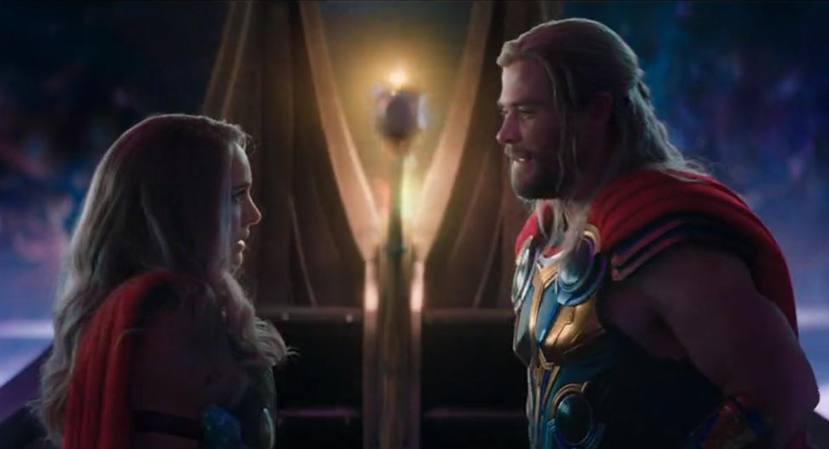 Chris Hemsworth y Natalie Portman en 'Thor: love and thunder'
. Foto: Twitter @thorofficial
