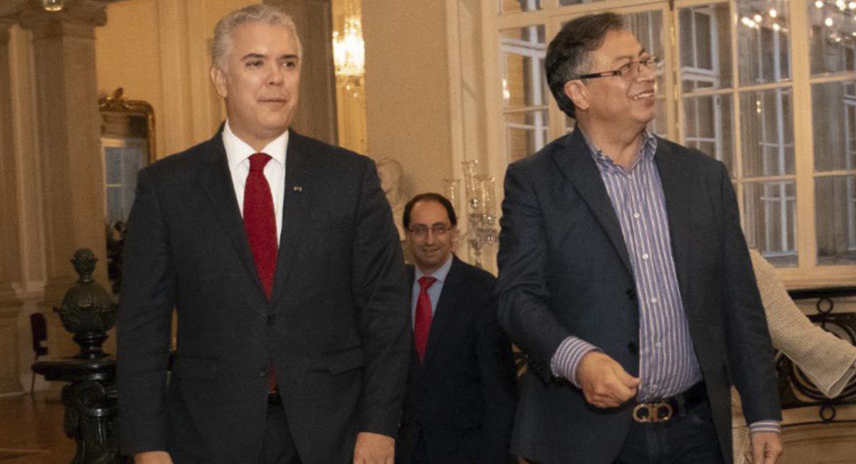 Presidente Iván Duque junto al presidente elcto Gustavo Petro. Foto: Twitter @gustavopetrourrego