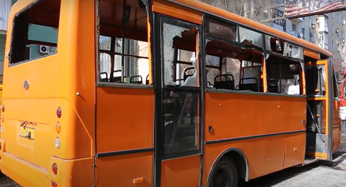 Rusia acusa a las tropas ucranianas de bombardear una estación de buses del centro de Donetsk. Foto: Youtube