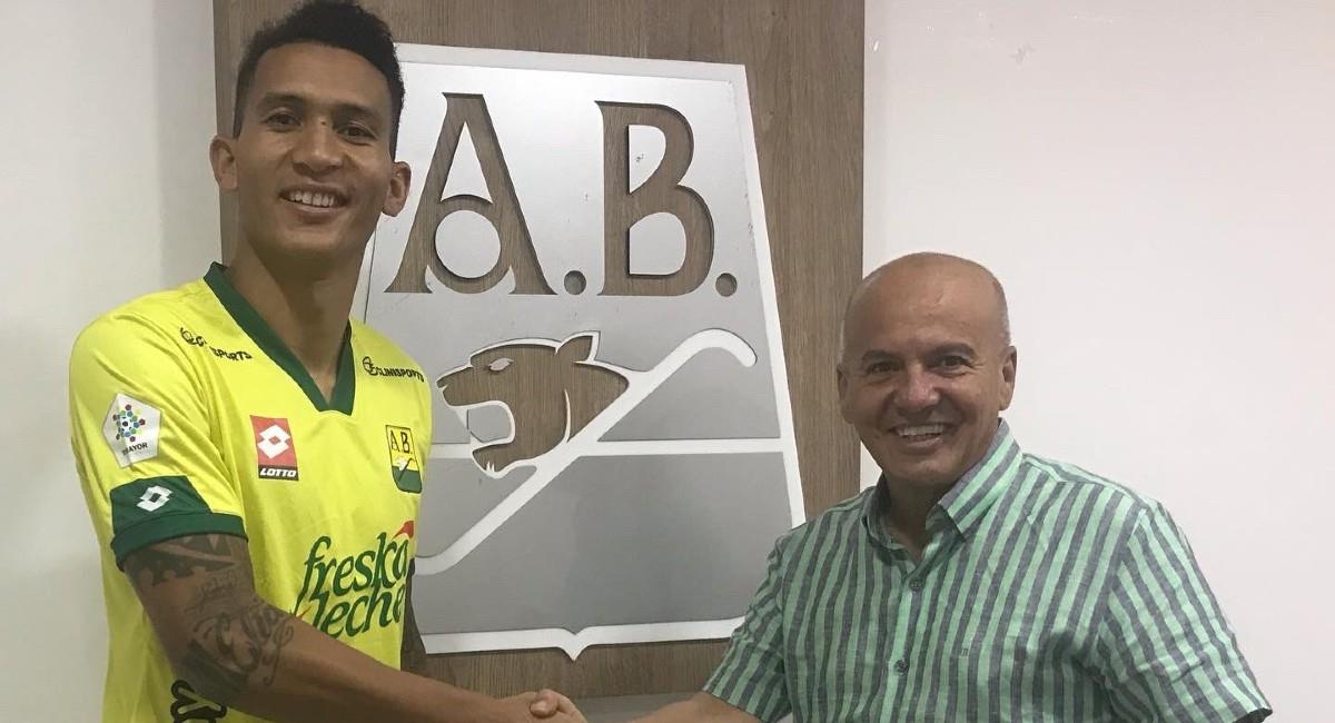Atlético Bucaramanga oficializó la contratación de Francisco Meza. Foto: Twitter @ABucaramanga