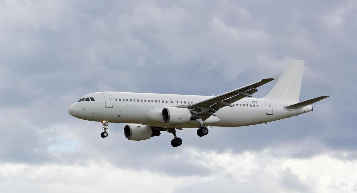 Un avión Airbus como el que muestra la imagen aterrizó de emergencia en la pista de El Dorado en Bogotá. Foto: Pixabay