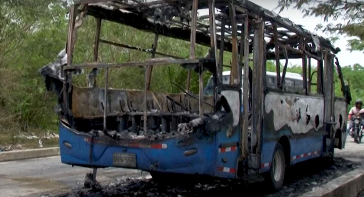 Durante el paro armado de mayo, el clan del golfo incineró centenares de vehículos en el norte del país. Foto: Youtube
