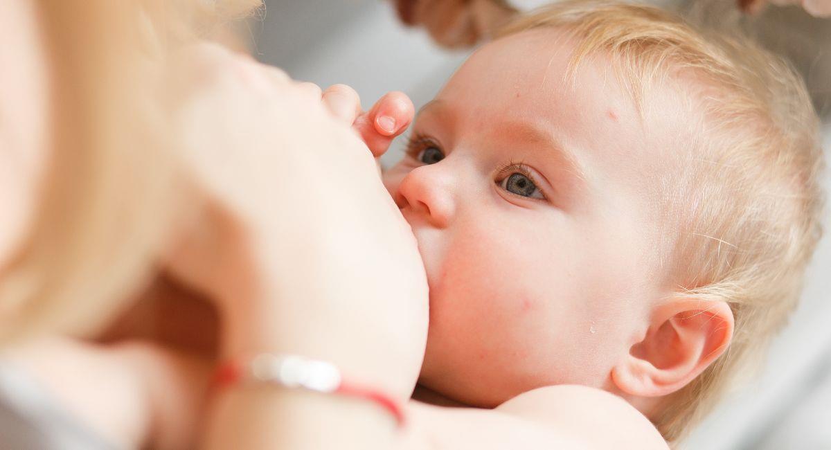 Beneficios de la lactancia materna en adultos. Foto: Freepik