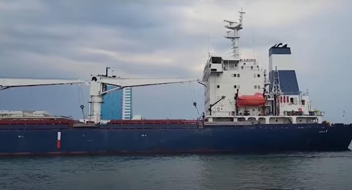 El Razoni es el primer buque cargado de cereales que sale de Ucrania luego del acuerdo con Rusia. Foto: Youtube