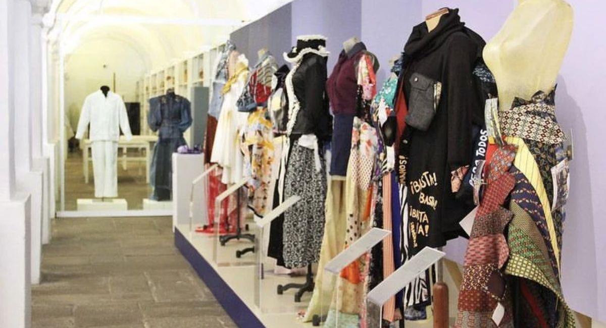 Exhibición de ropa reciclada en centros culturales de Bogotá. Foto: Instagram  museonacionalco