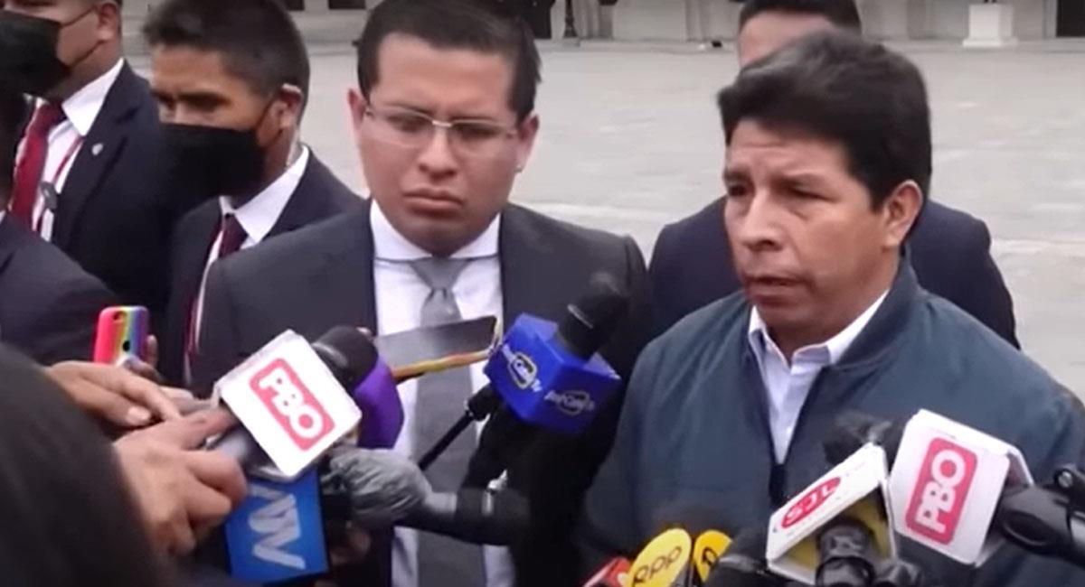Pedro Castillo culpa a la prensa de dar información engañosa frente a su gestión presidencial. Foto: Youtube