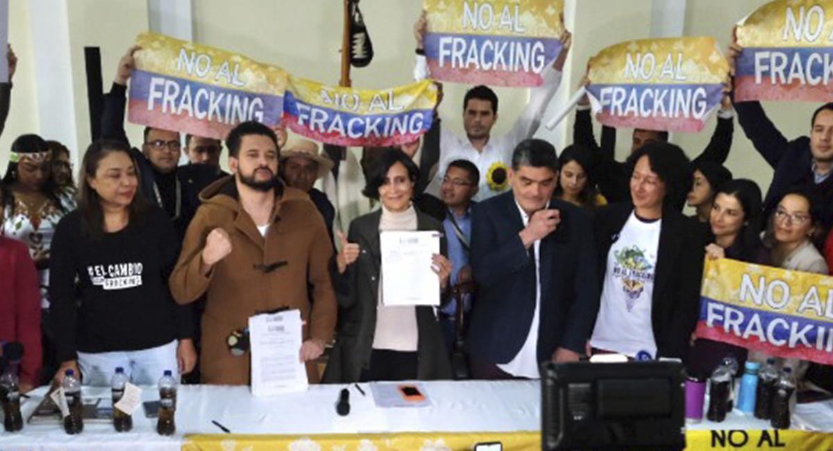 Radicado el proyecto de ley para acabar con el fracking en Colombia. Foto: Twitter Ministerio de Ambiente