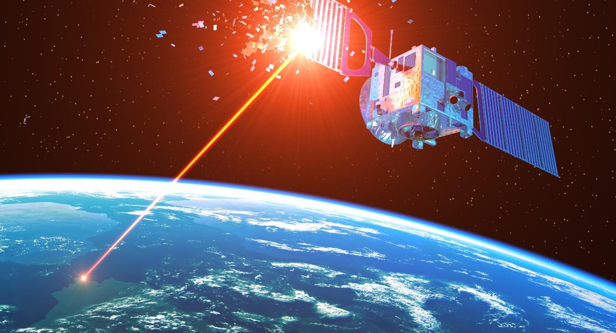NASA sends lasers like from space to trees on Earth