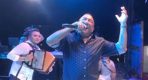 El cantante Beto Zabaleta fue víctima de acoso en pleno concierto