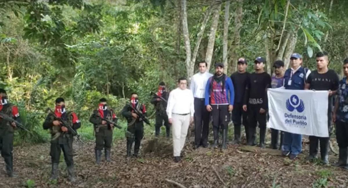 El ELN entregó en Arauca a la Defensoría del Pueblo a miembros de la fuerza pública que tenía en su poder. Foto: Youtube