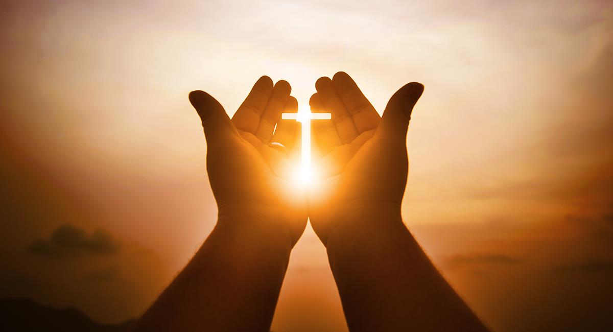 Esta es la oración que debes hacer todos los días para recibir bendiciones. Foto: Shutterstock