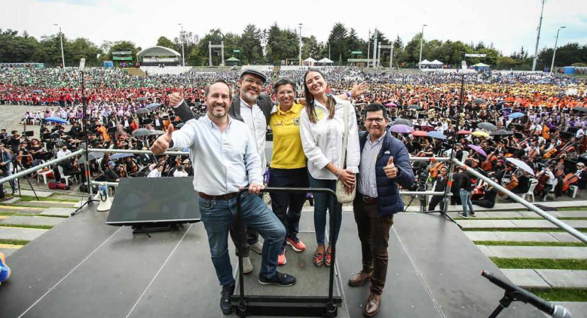 Bogotá rinde homenaje a la verdad con un gran concierto. Foto: Twitter @ClaudiaLopez