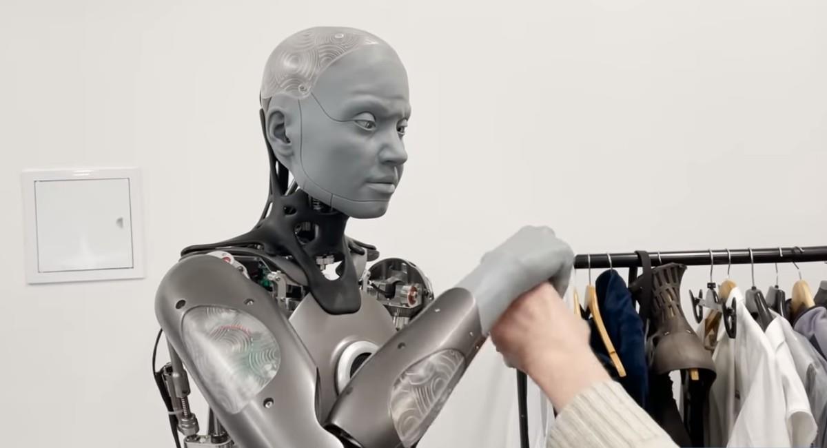 Ameca es el “robot con forma humana más avanzado del mundo”. Foto: Youtube Engineered Arts