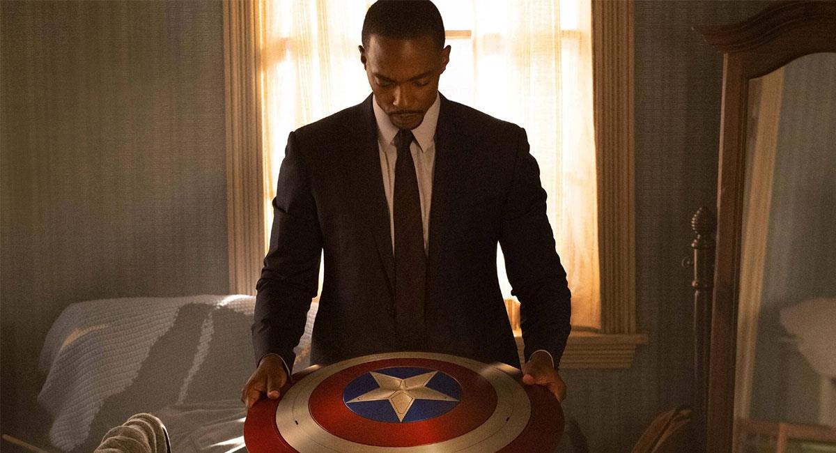 Sam Wilson protagonizará la nueva entrega de "Capitán América". Foto: Twitter @falconandwinter