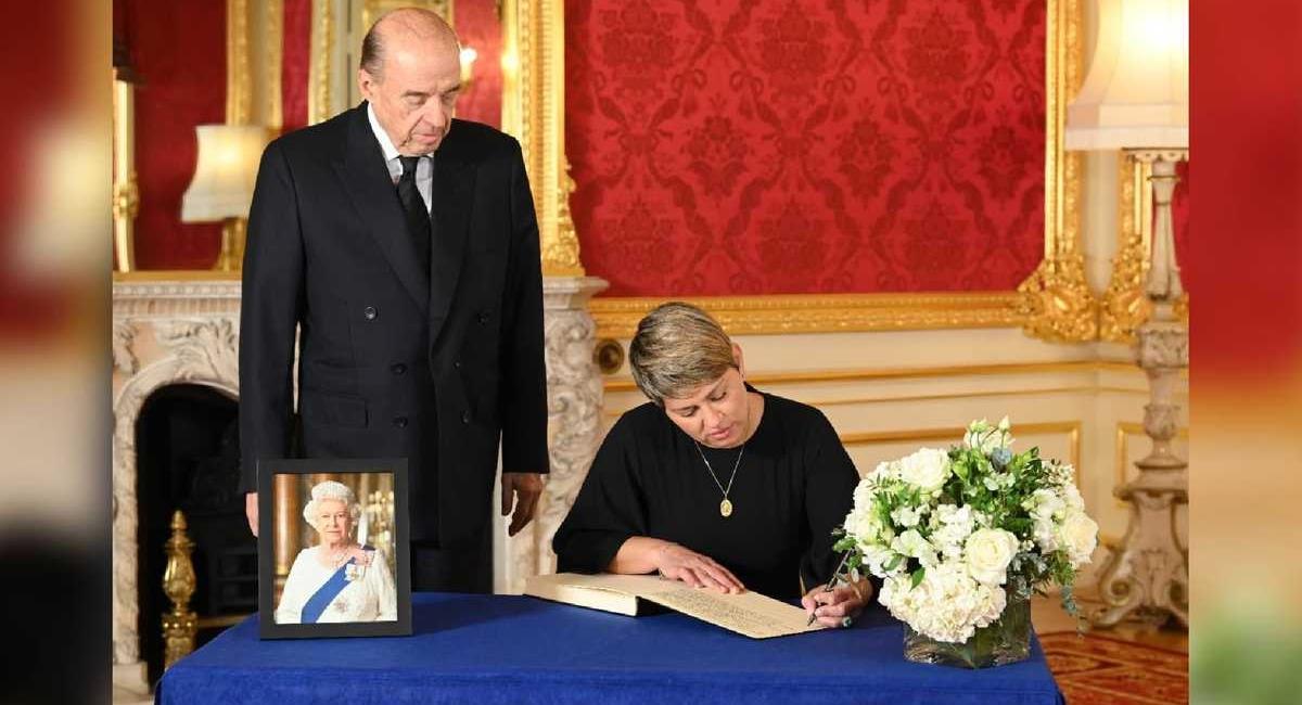 Funeral Isabel II: delegación colombiana homenajea a la Reina. Foto: Cancillería