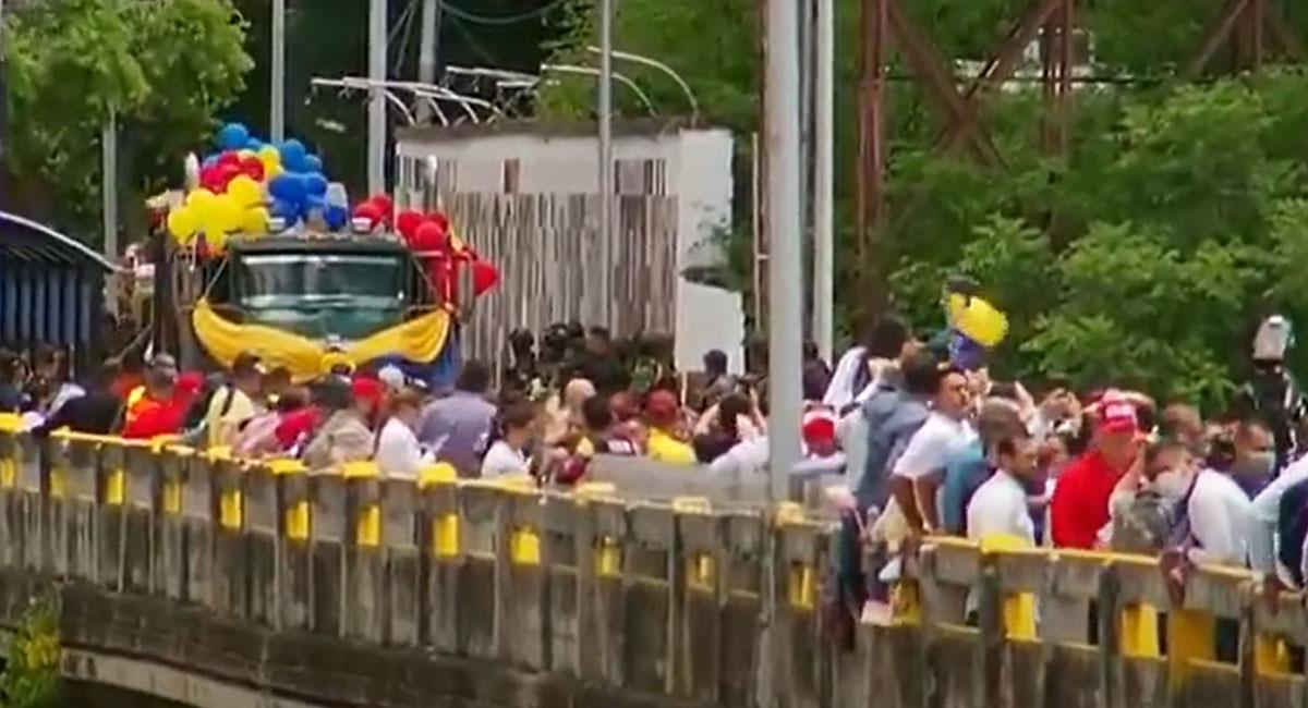 El acto de reapertura de la frontera colombo venezolana contó con masiva participación. Foto: Youtube