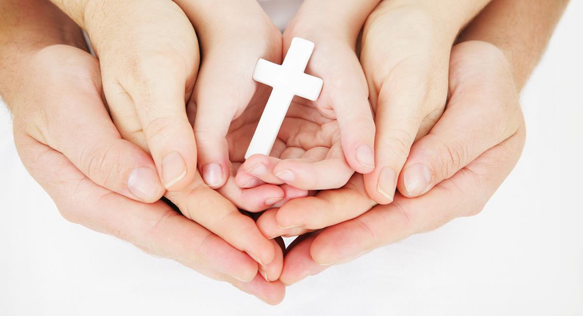 Reza por tus hijos: esta es la oración con la que puedes pedir su protección. Foto: Shutterstock