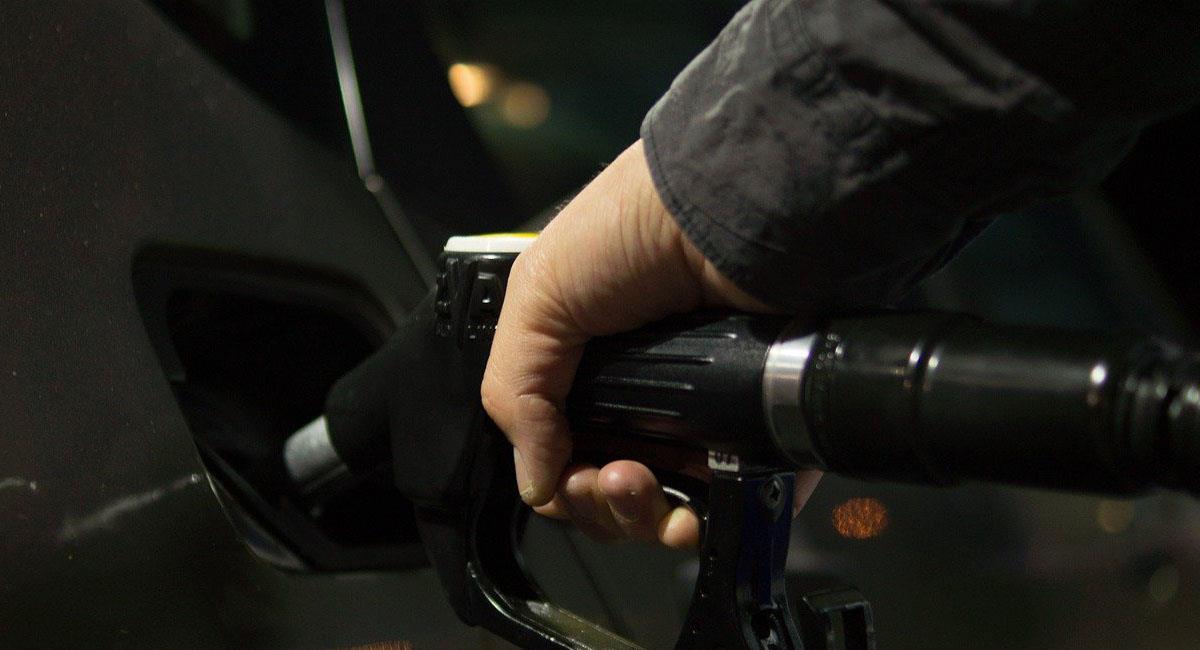 Desde hoy, sábado 1 de octubre, el galón de gasolina en Colombia será 200 pesos más costoso. Foto: Pixabay