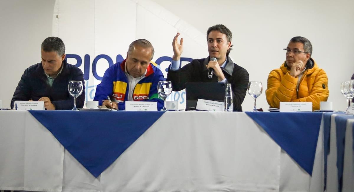 Daniel Quintero pide nacionalizar Tigo. Foto: Twitter @quinterocalle