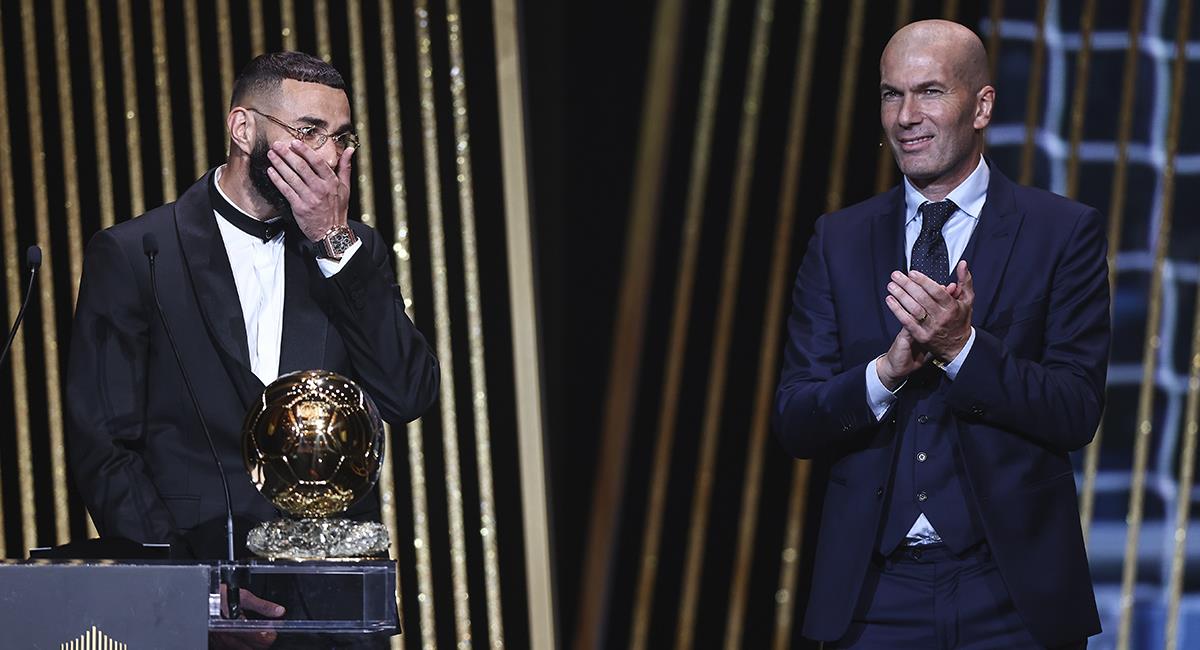 Karim Benzema se corona como el mejor jugador del  mundo tras recibir el Balón de Oro 2022. Foto: EFE
