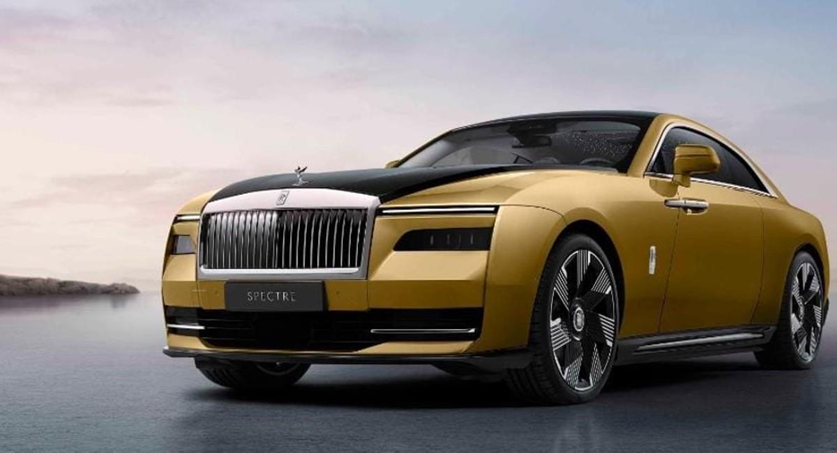 La empresa, tiene como objetivo para el año 2030 producir exclusivamente vehículos eléctricos en un 100%. Foto: Twitter Rolls-Royce