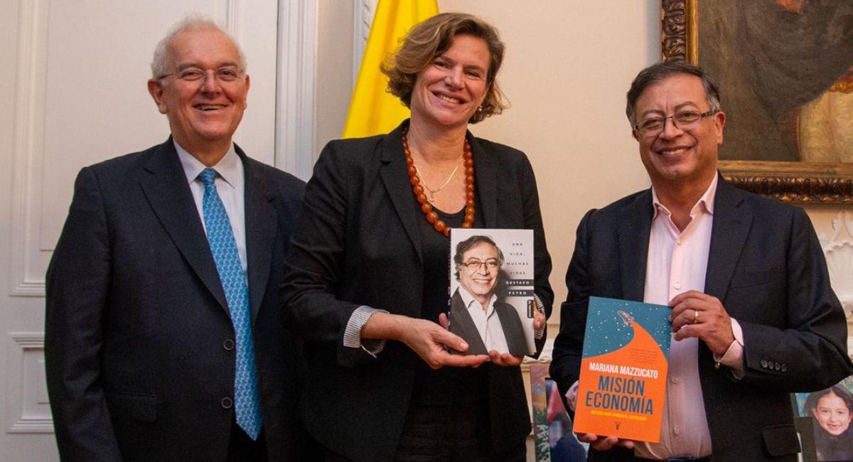 MinHacienda José Antonio Ocampo/ economista Mariana Mazzucato/ Presidente Gustavo Petro. Foto: Twitter @gustavopetrourrego