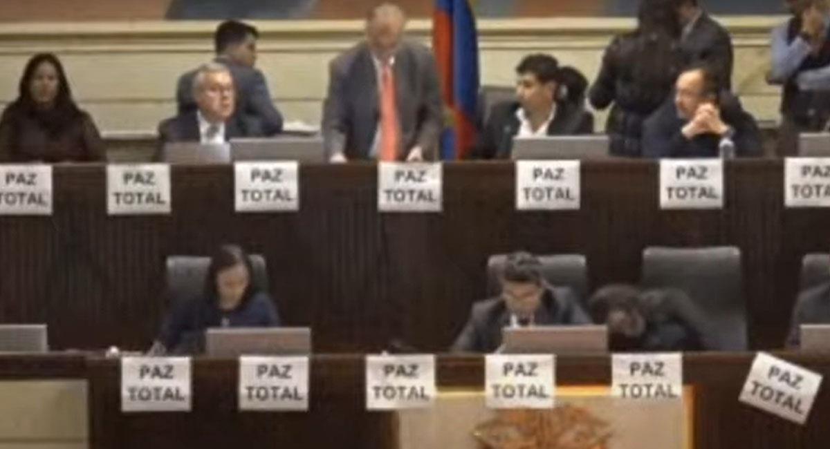 La plenaria de la Cámara votó a favor de la implantación del servicio social para la paz. Foto: Youtube