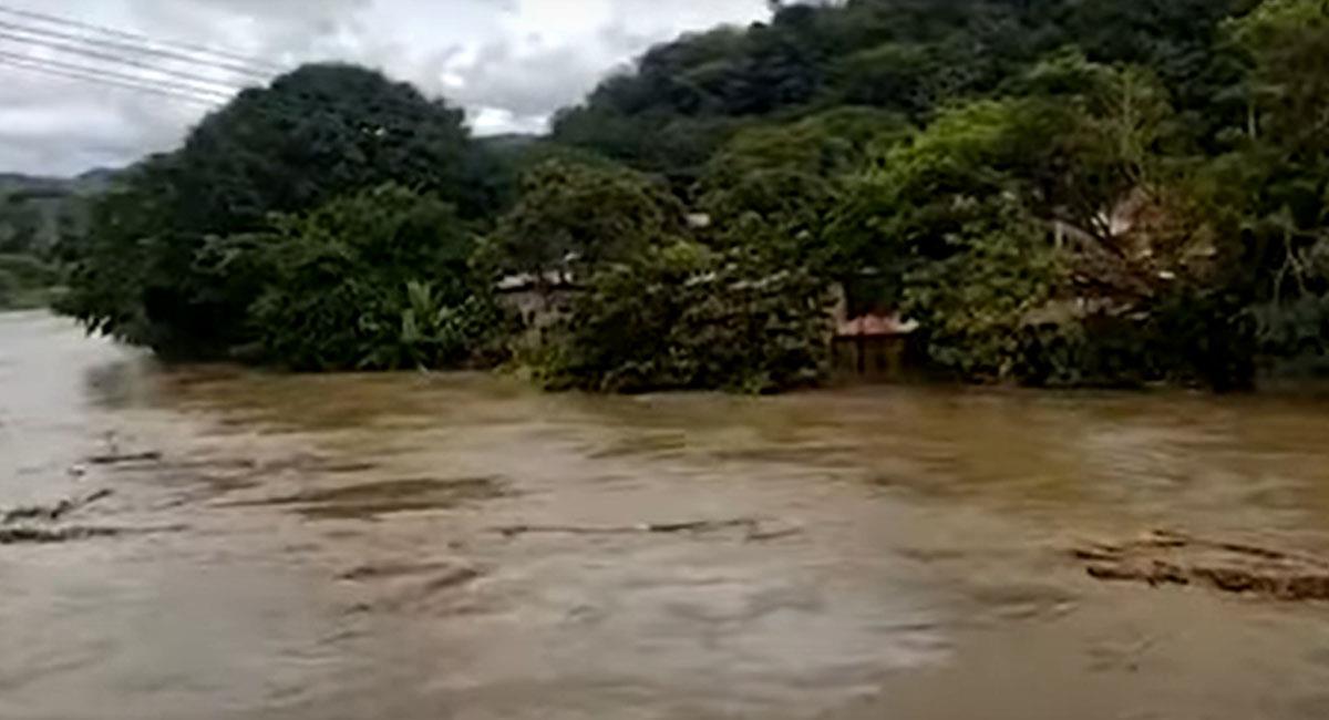 Varios ríos de Colombia cuentan con un enorme caudal debido a las fuertes lluvias caídas en los últimos días. Foto: Youtube