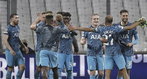 Tottenham sufre pero avanza a octavos de la Champions League