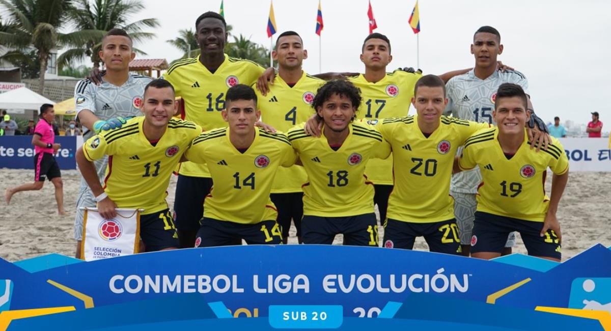 La selección Colombia de fútbol playa compite en Ecuador. Foto: Facebook Conmebol