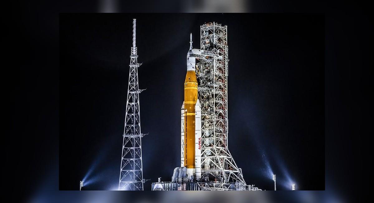 Cohete SLS listo para ser enviado a nuestro satélite. Foto: Twitter Conexión Espacial