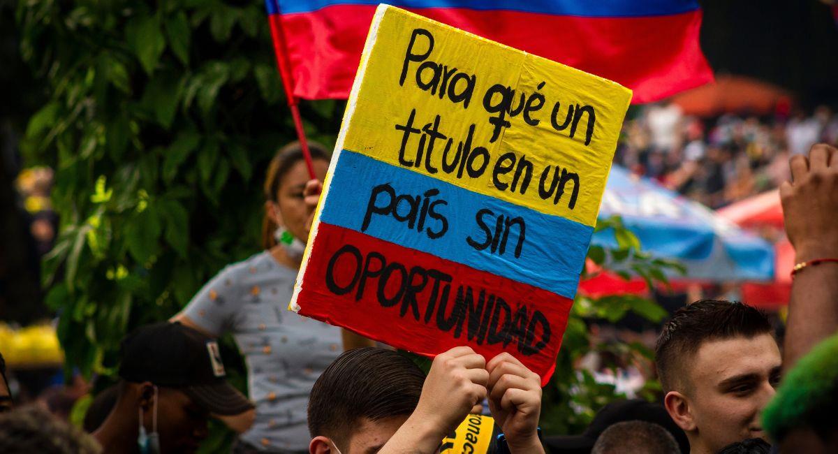 Medellín, Antioquia, Colombia. 28 de mayo de 2021. Manifestaciones en Colombia sobre el desempleo. Foto: Shutterstock Alexander Canas Arango