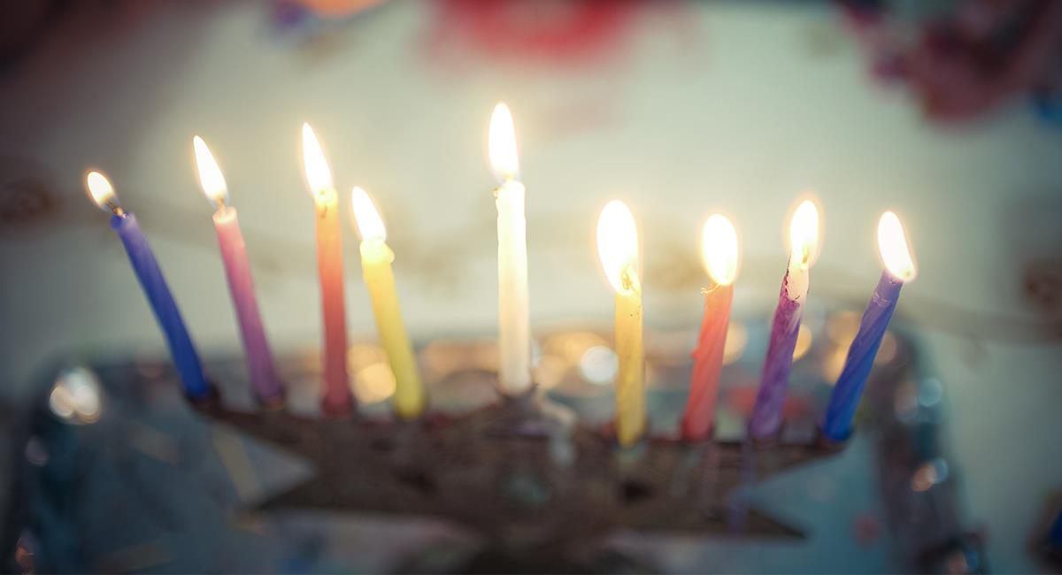 Día de velitas: te contamos de qué color debe ser la vela, según tu petición. Foto: Shutterstock
