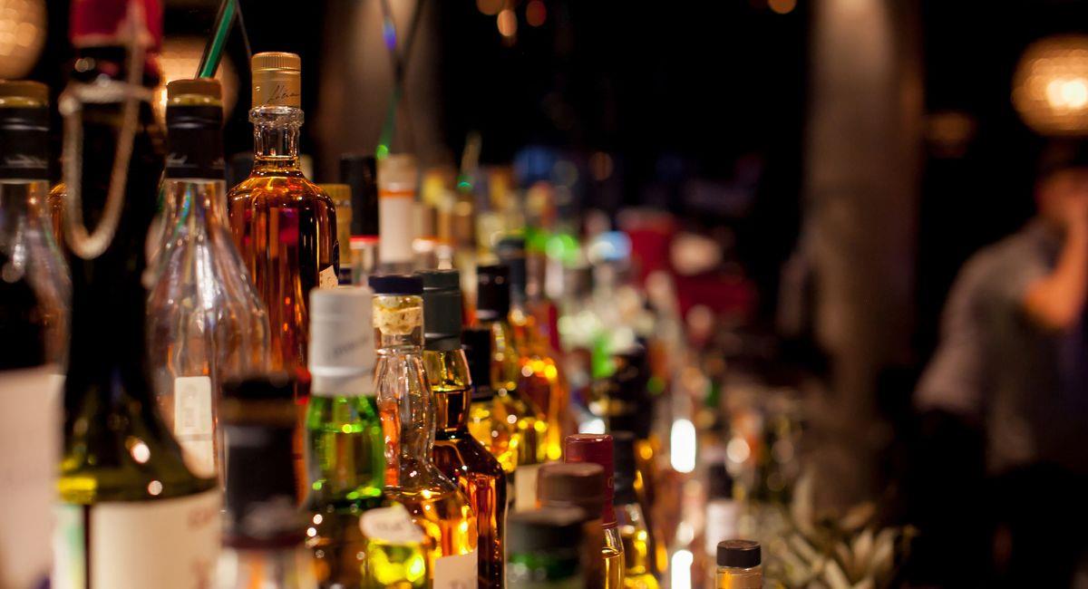 Se intensifican las acciones de control sobre la venta de licor adulterado. Foto: Shutterstock