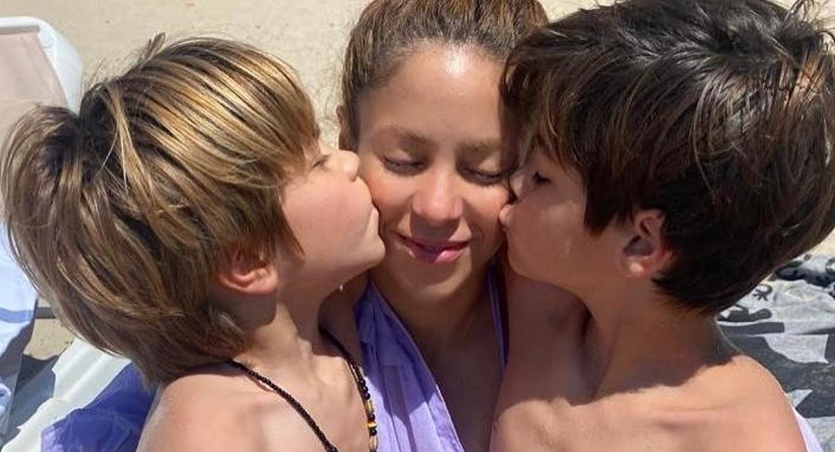 Shakira con sus dos hijos. Foto: Instagram @shakira