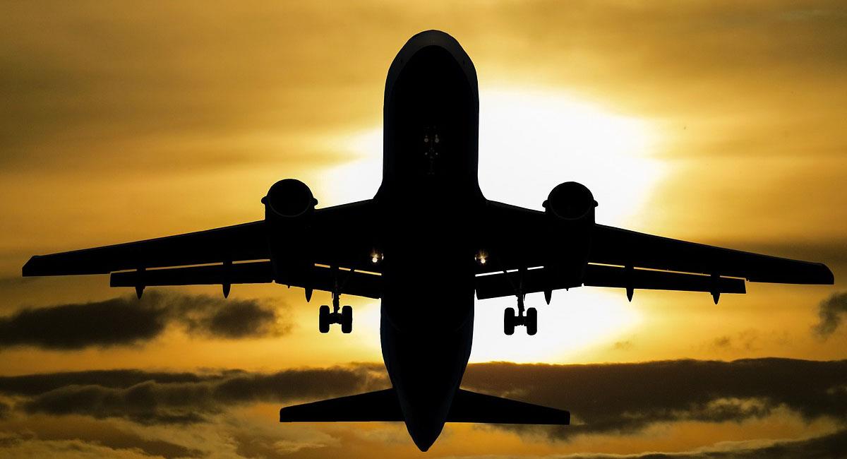 Un avión no pudo realizar su despegue y al frenar estalló sus llantas en el aeropuerto El Dorado. Foto: Pixabay