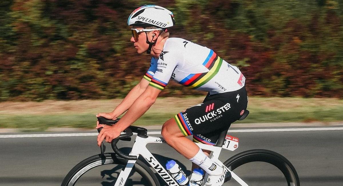 El pedalista belga intentará coronarse campeón 'la clásica de las hojas muertas'. Foto: Instagram @remco.ev