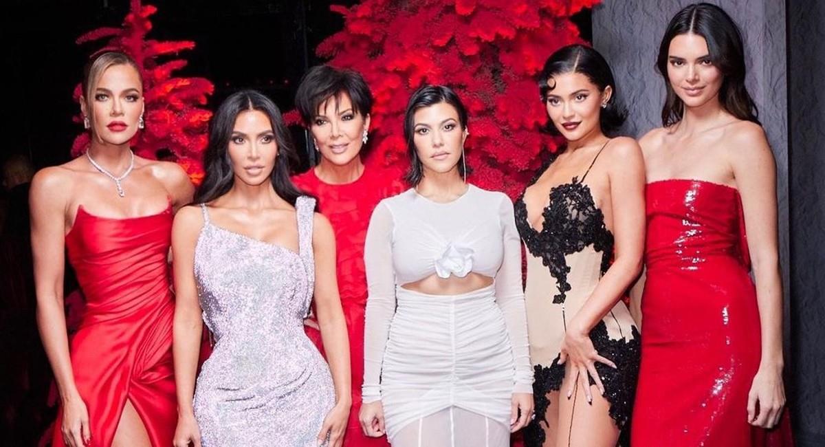 La Kardashians en su celebración de naviad. Foto: Instagram @kimkardashian