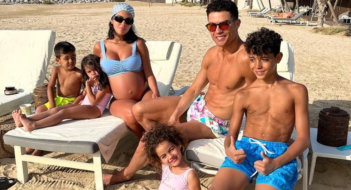 Familia de Cristiano Ronaldo. Foto: Instagram @georginagio