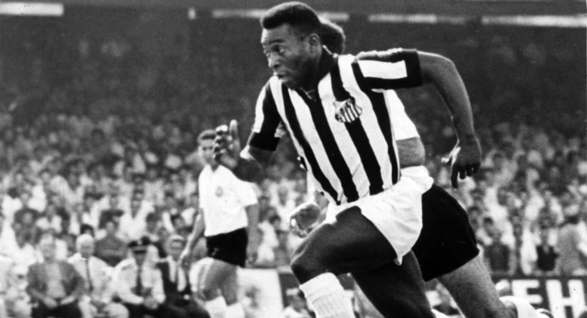 Pelé jugó en el Santos, casi toda su carrera. Foto: Instagram Pelé