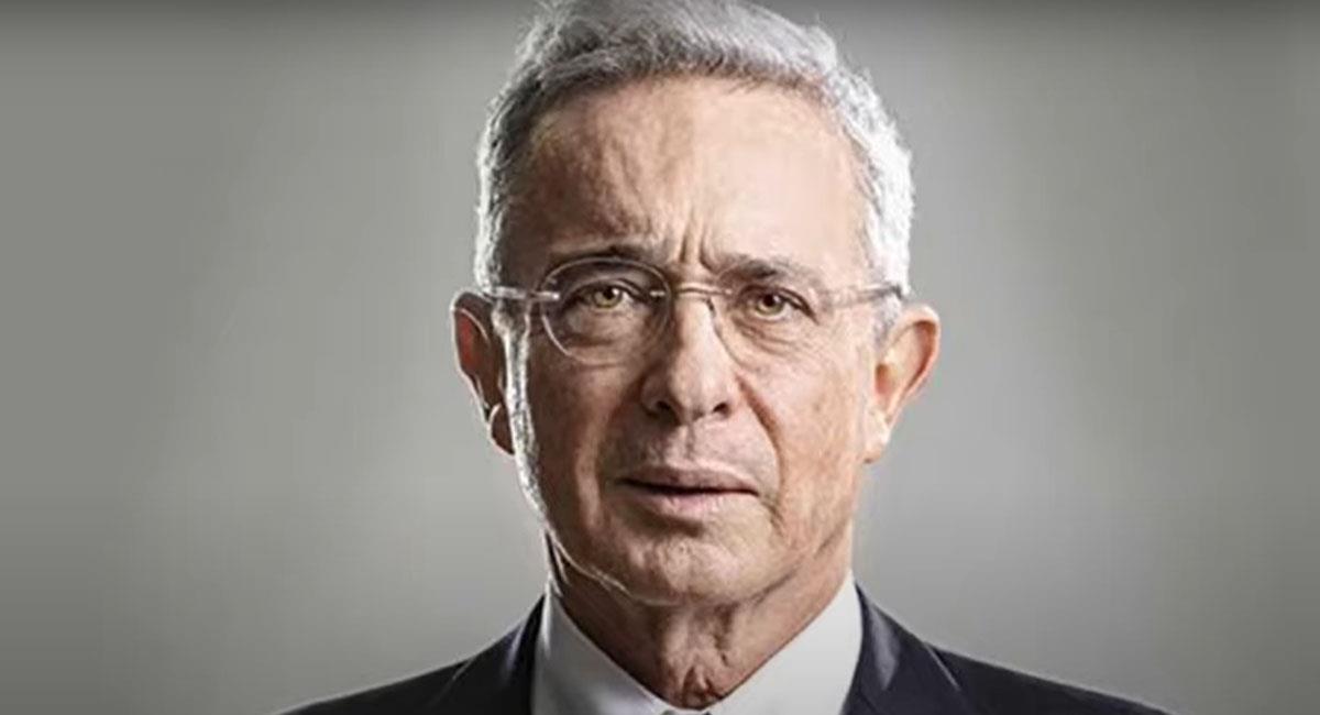 Álvaro Uribe Vélez ha sido un tradicional defensor de la Policía y las Fuerzas Militares del país. Foto: Youtube